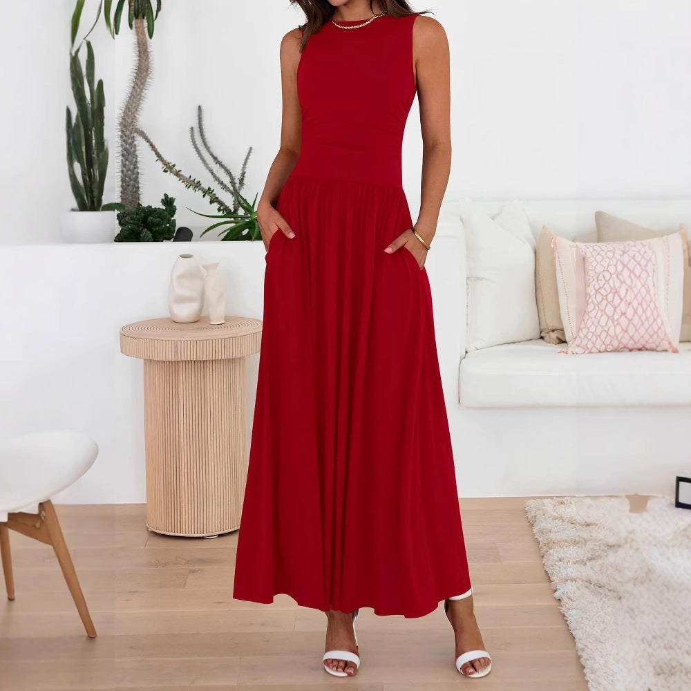 Sleeveless pleated maxi dress with pockets
